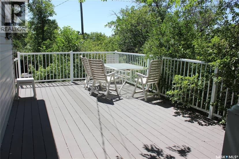 20 Lakeshore DRIVE — photo 5 of 23