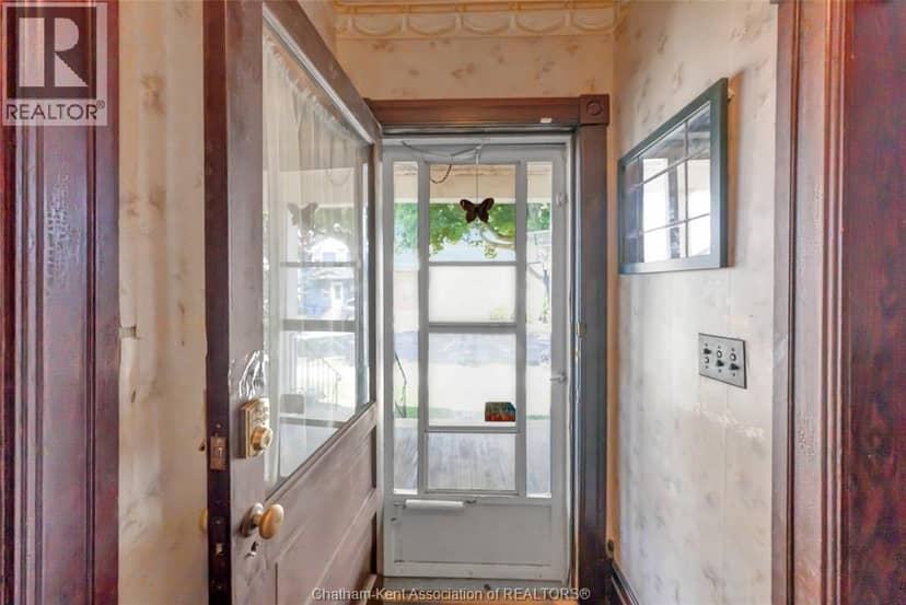 106 St. George STREET — photo 4 of 25