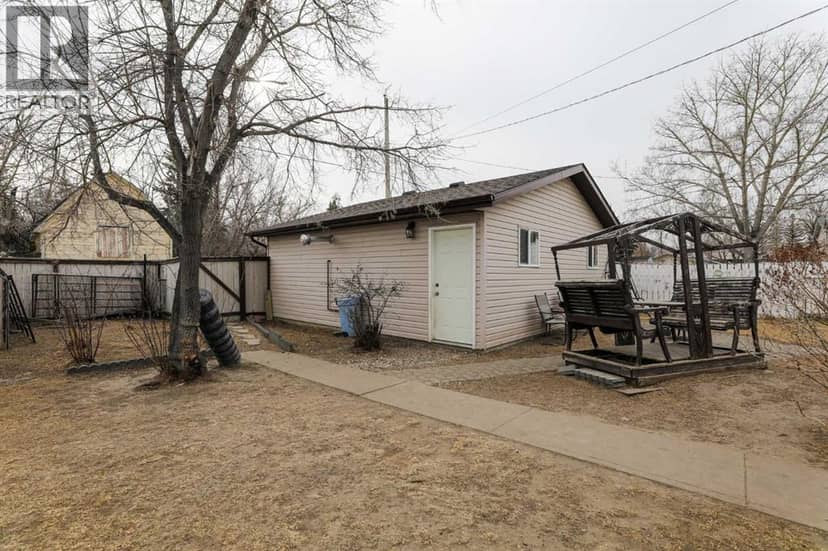 210 Macewan Street — photo 24 of 26