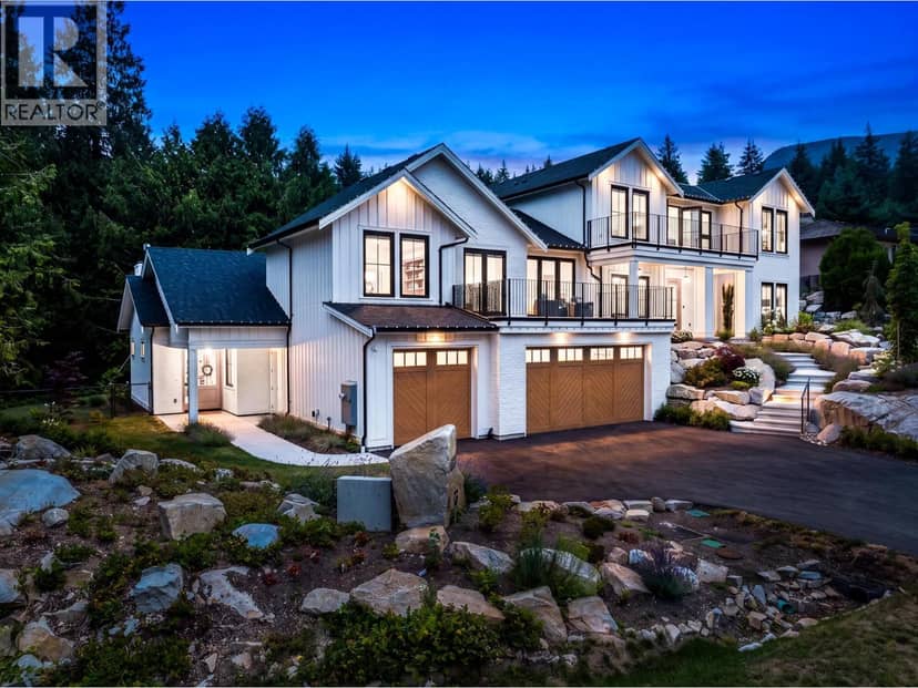 4597 WOODGREEN DRIVE, West Vancouver