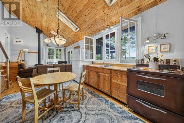 406 Mazinaw Lake Wao — photo 16 of 40