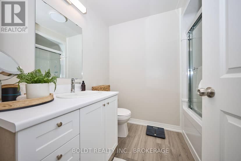 Gl 11 - 50 Herrick Avenue — photo 20 of 31