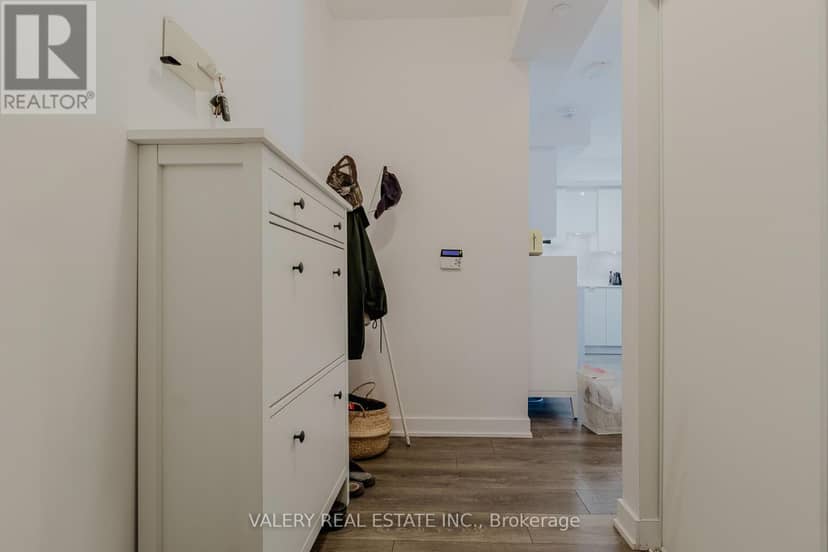 712 - 195 Redpath Avenue — photo 20 of 32