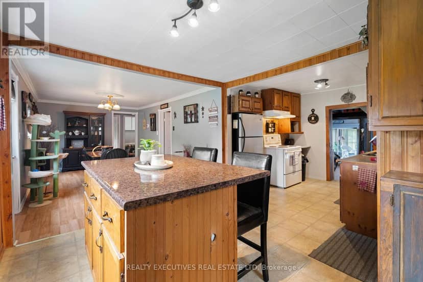 5458 County 8 Road — photo 9 of 40