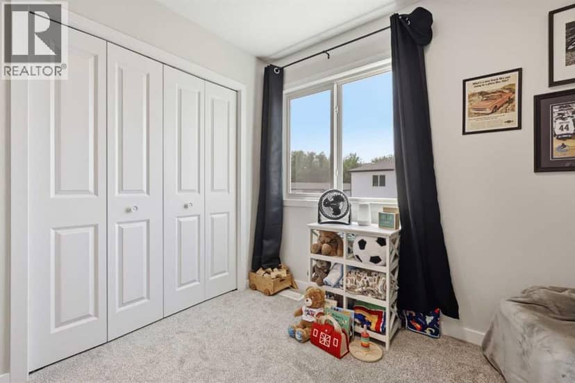 11 Park Lane — photo 17 of 37