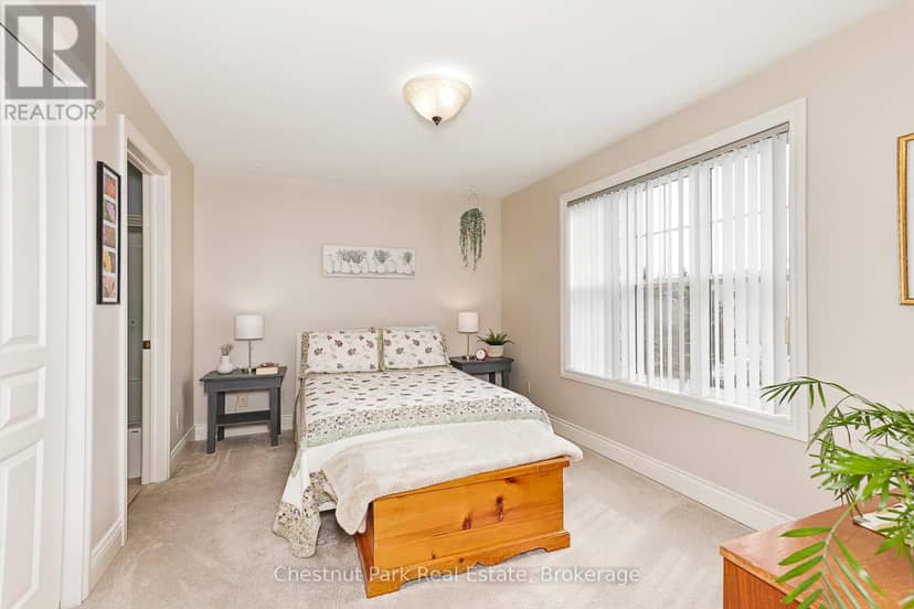 206 - 435 Walnut Street — photo 24 of 34