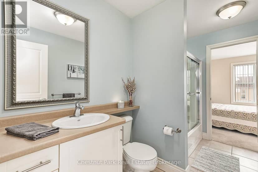 206 - 435 Walnut Street — photo 29 of 34