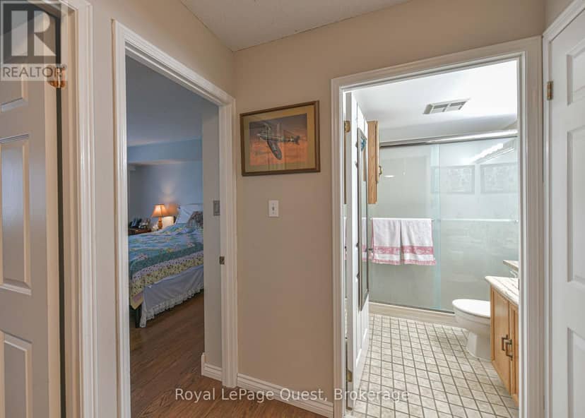 307 - 1047 Mississaga Street W — photo 23 of 40