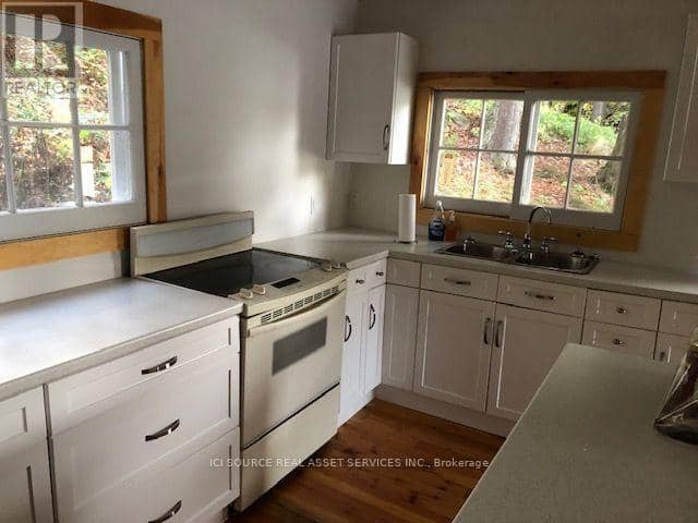 136 Frair's Bay Road, Huron Shores, photo 2