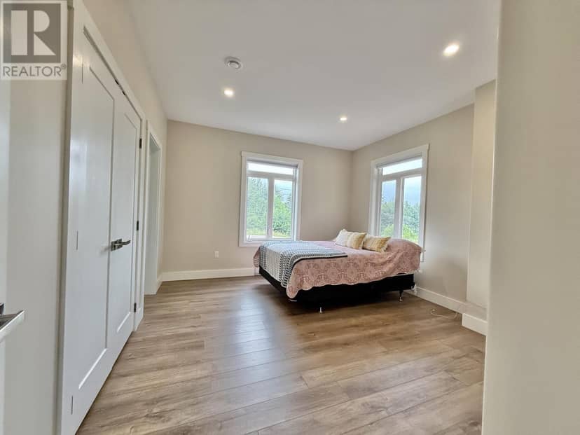 32 Blue Heron Crescent — photo 19 of 40