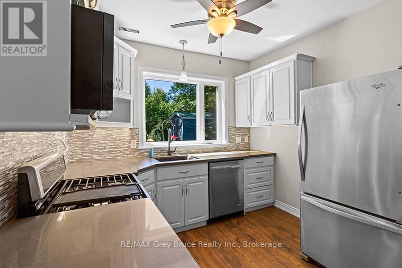 441 Frank Street — photo 4 of 40