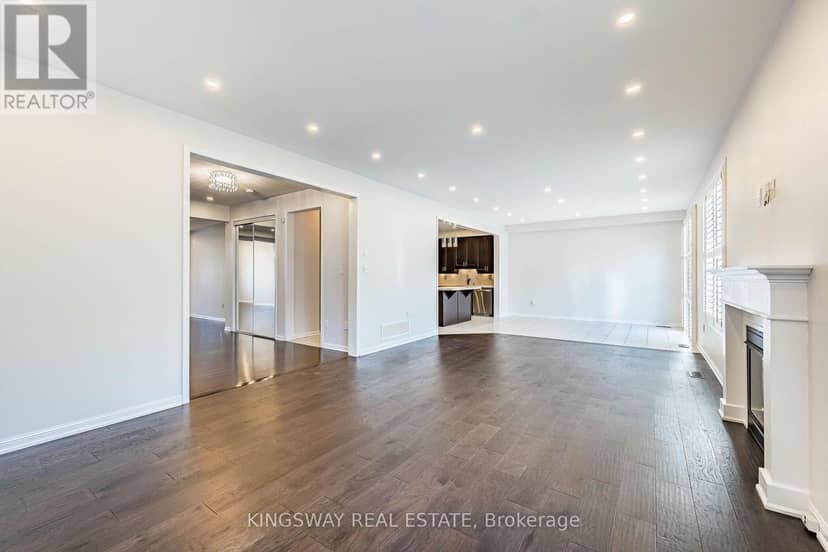 323 Cochrane Terrace — photo 16 of 40