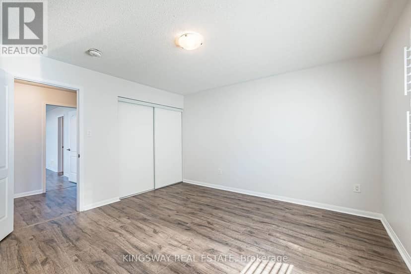 323 Cochrane Terrace — photo 29 of 40