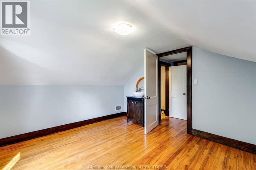 74 MARLBOROUGH STREET East — photo 17 of 40