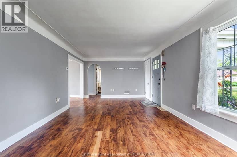 74 MARLBOROUGH STREET East — photo 3 of 40