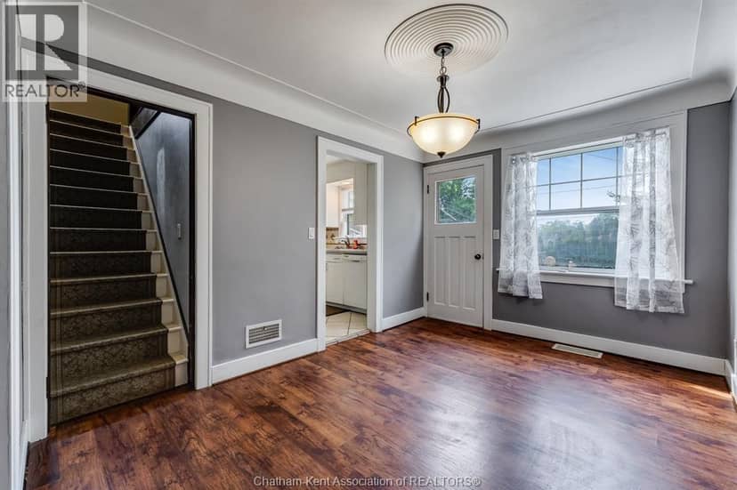 74 MARLBOROUGH STREET East — photo 4 of 40
