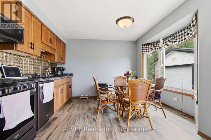 2203 Stevensville Road — photo 10 of 38