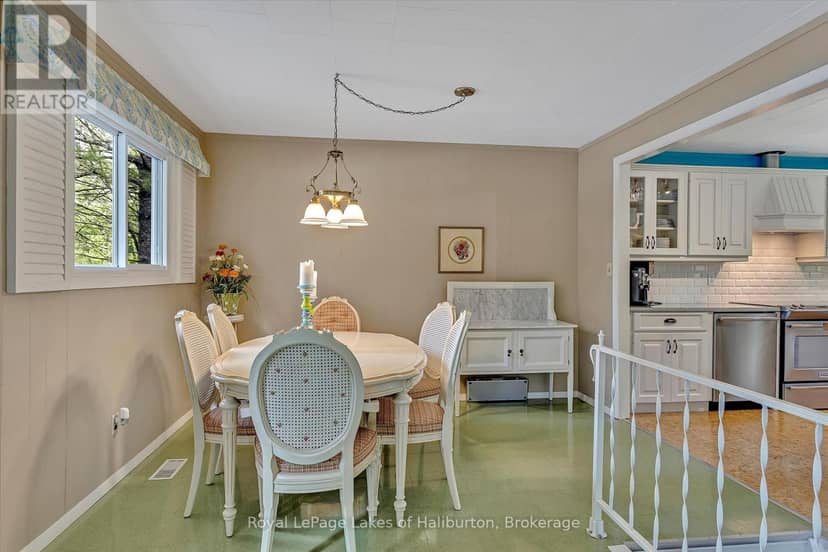 1093 Lamar Drive — photo 13 of 40