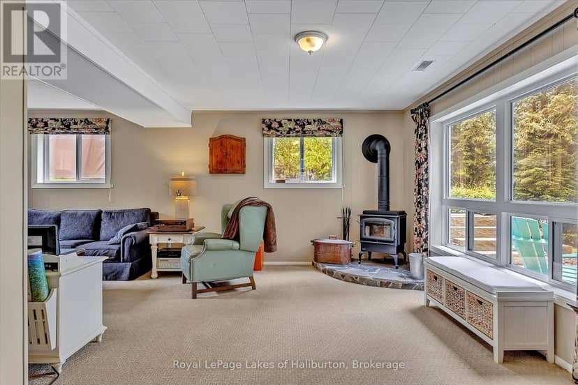 1093 Lamar Drive — photo 17 of 40