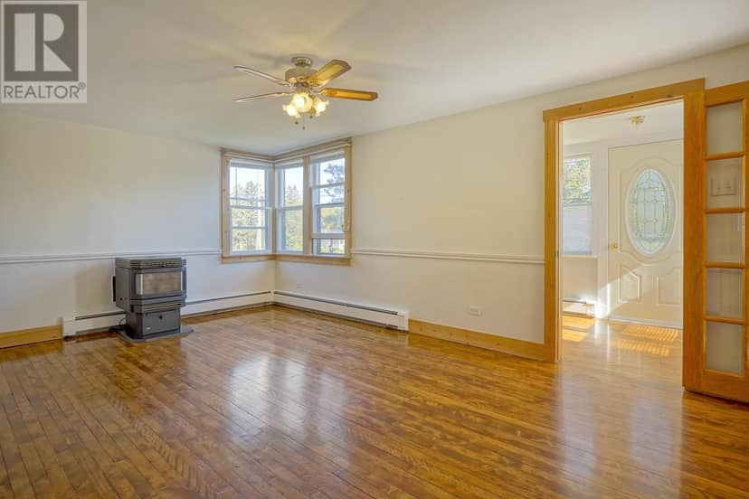 487 South Drive — photo 4 of 32