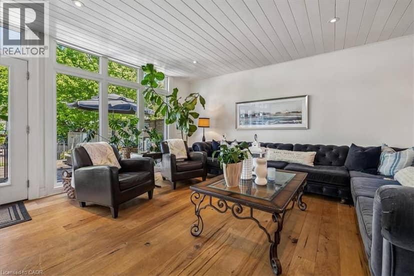 573 BEACH Boulevard — photo 12 of 35