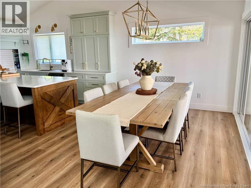 1635 Queen Elizabeth Drive — photo 20 of 40