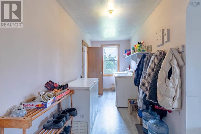 6528 Highway 1 — photo 11 of 40