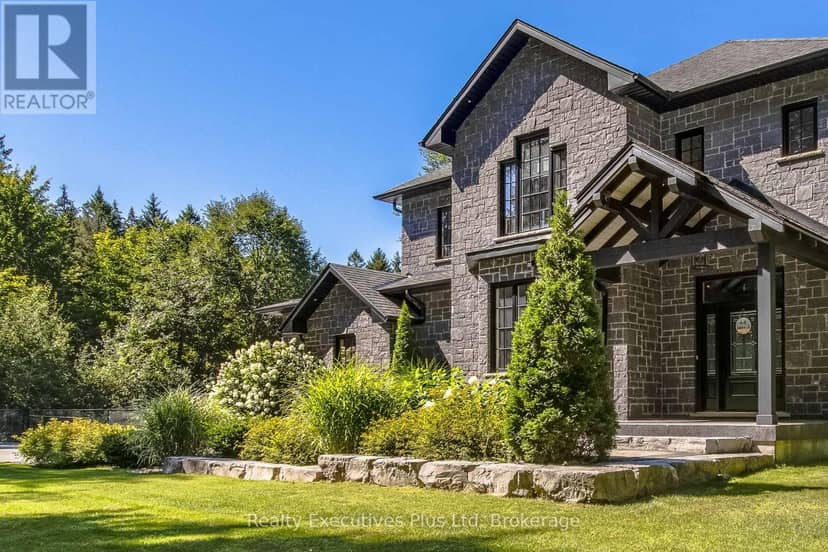 27 Kingfisher Crescent — photo 3 of 40