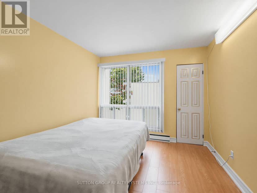 86 - 2901 Jane Street — photo 21 of 34