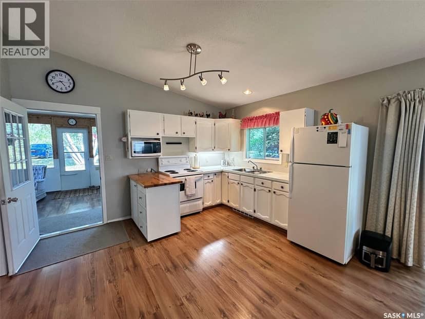 24 Ruby CRESCENT — photo 8 of 21