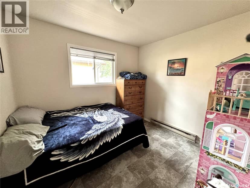28 Mathews CRESCENT — photo 15 of 38
