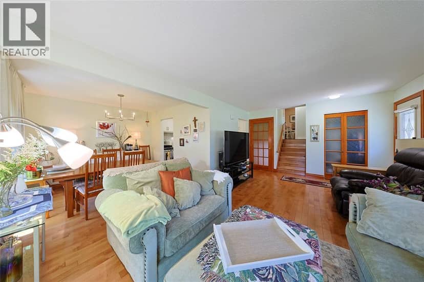 22 Turner DRIVE — photo 5 of 30