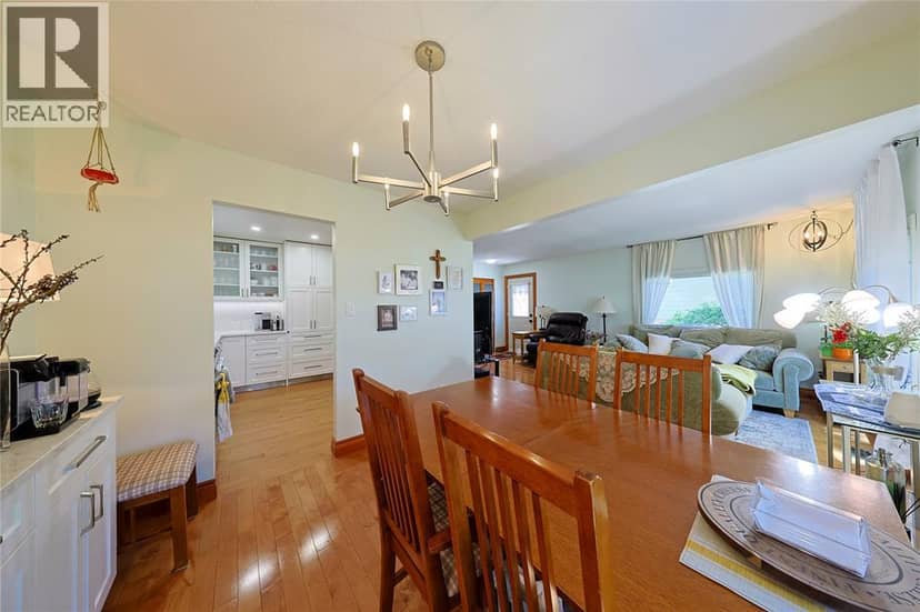 22 Turner DRIVE — photo 9 of 30