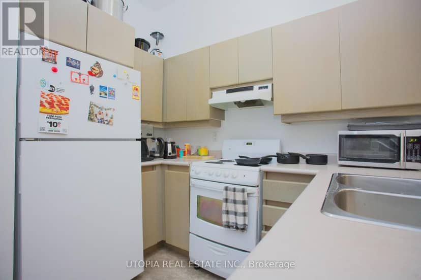 1017 - 7 King Street E — photo 14 of 22