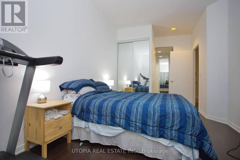 1017 - 7 King Street E — photo 16 of 22