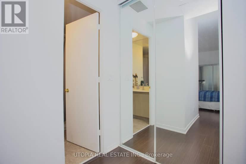 1017 - 7 King Street E — photo 18 of 22