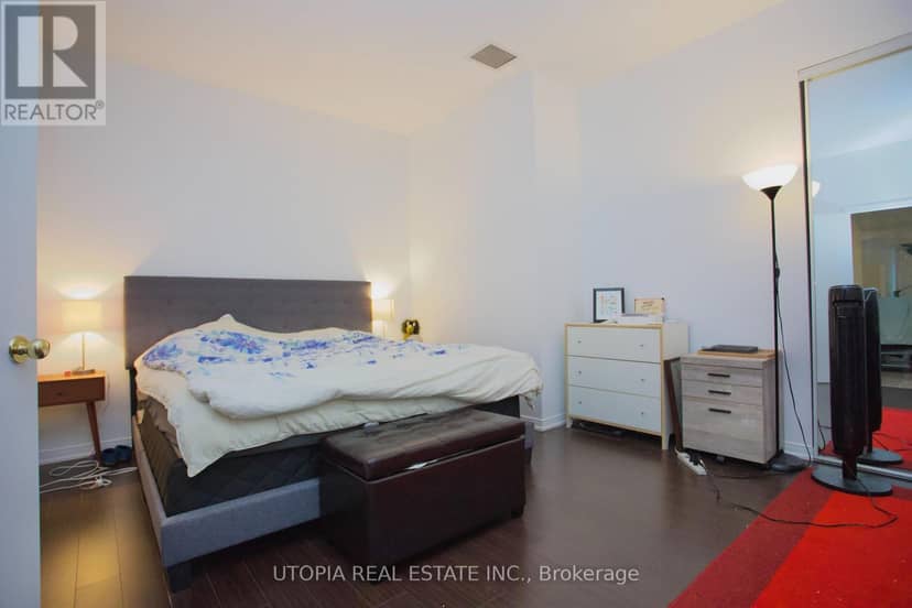 1017 - 7 King Street E — photo 19 of 22