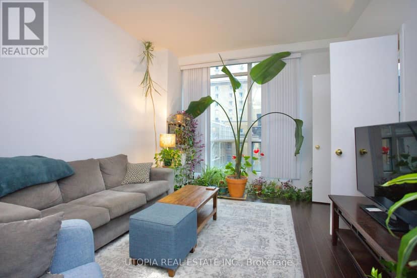 1017 - 7 King Street E — photo 6 of 22
