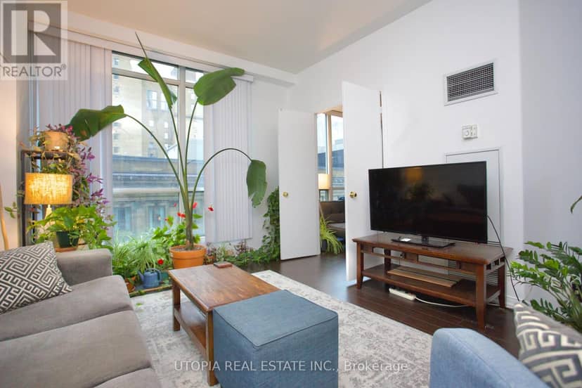 1017 - 7 King Street E — photo 7 of 22