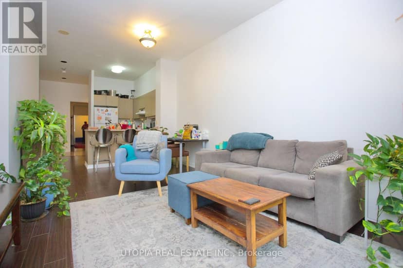 1017 - 7 King Street E — photo 8 of 22