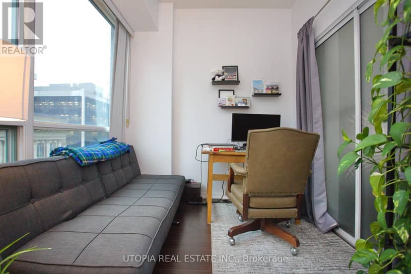 1017 - 7 King Street E — photo 9 of 22