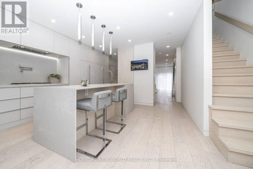 30 Carling Avenue — photo 3 of 40