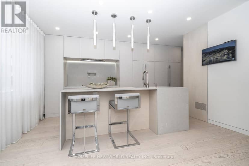 30 Carling Avenue — photo 4 of 40