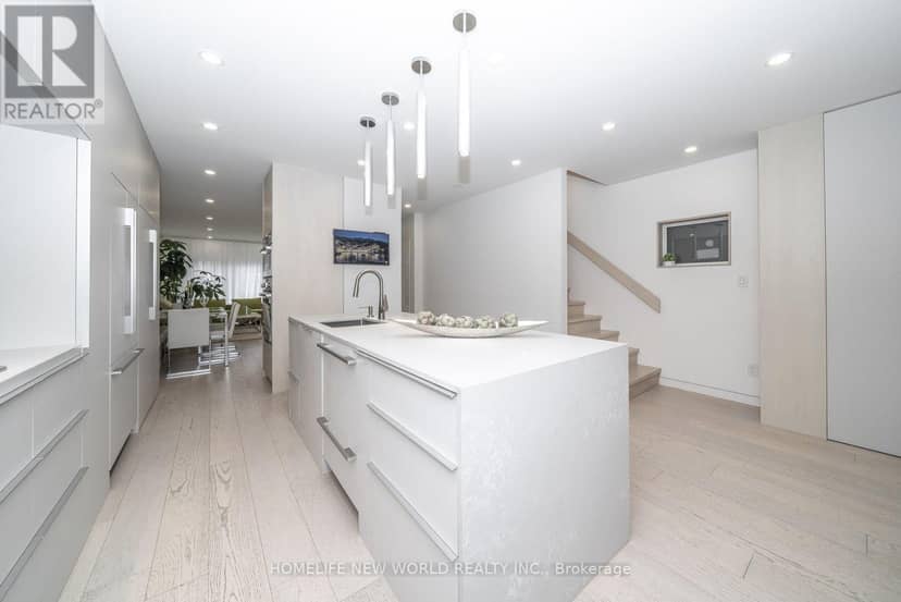 30 Carling Avenue — photo 6 of 40