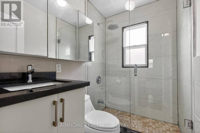 140 Meighen Avenue — photo 11 of 19
