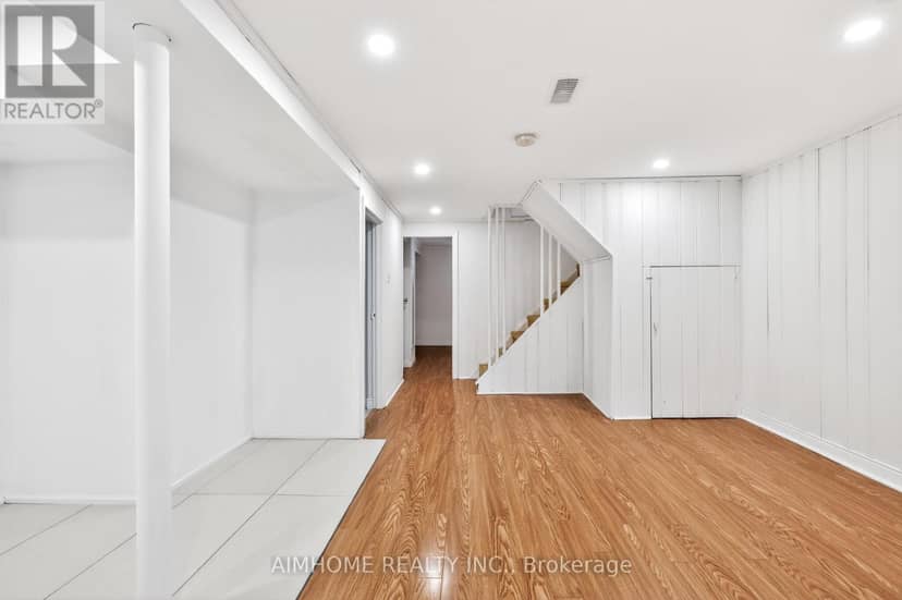140 Meighen Avenue — photo 12 of 19