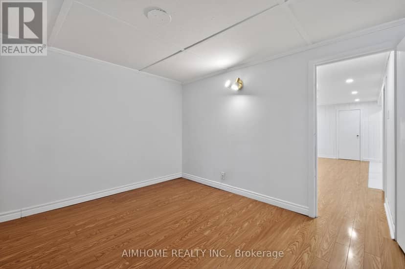 140 Meighen Avenue — photo 15 of 19
