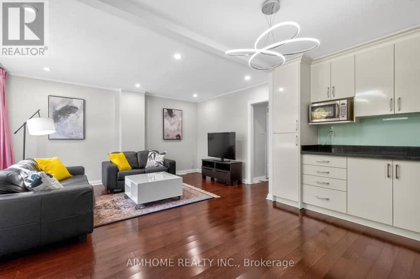140 Meighen Avenue — photo 3 of 19