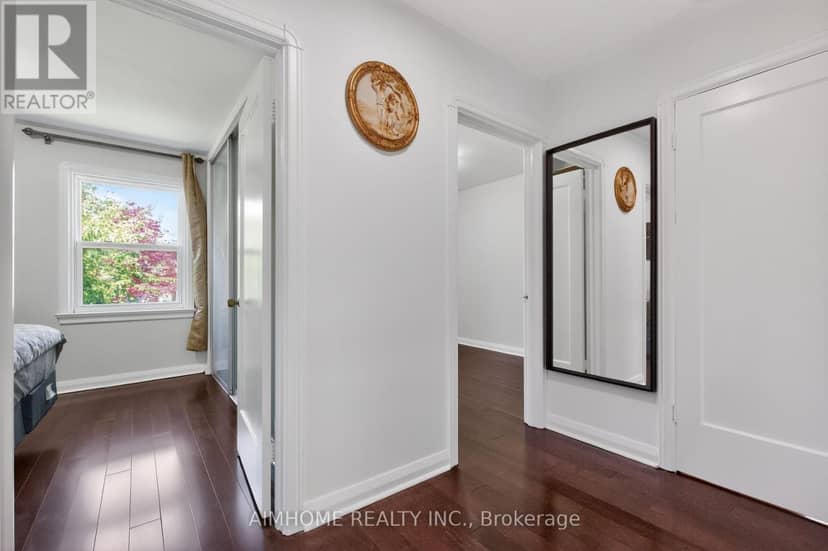 140 Meighen Avenue — photo 6 of 19