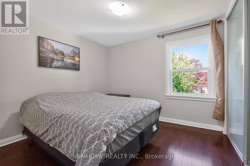 140 Meighen Avenue — photo 7 of 19
